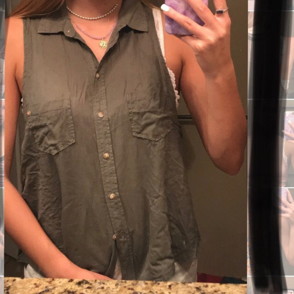 American eagle cute tank with collar